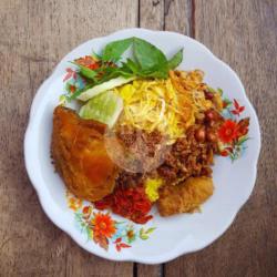 Nasi Kuning   Ayam