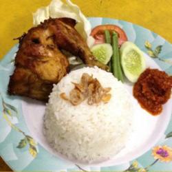 Nasi Ayam Goreng Paha / Dada   Lalaban   Sambal