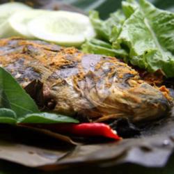 Pepes Ikan Mas   Isi Telur Ikan Rasa Pedas