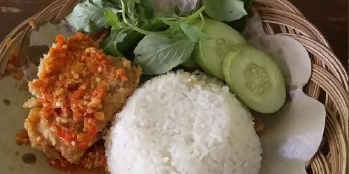 Ayam Geprek & Fried Chicken Sir Usman, M Isa