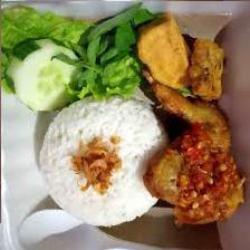 Ayam Geprak   Tahu Tempe