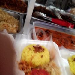 Nasi Kuning Telor Dadar Orek Tempe Bihun Kentang Mustopa