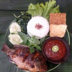 Nasi Lalapan Mujaer