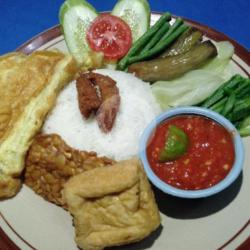 Nasi Tempong Telor Dadar