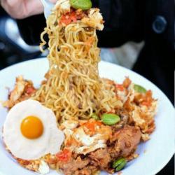 Indomie Ayam Penyet   Telur