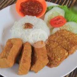 Nasi Tahu Tempe Goreng/geprek  Lalap