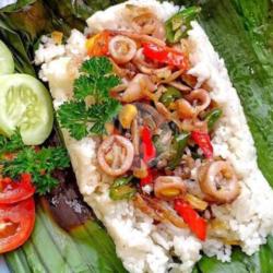 Nasi Bakar Cumi Kemangi