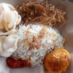 Nasi Uduk Telor Semur