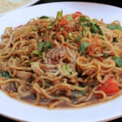 Bakmi Goreng Nyemek