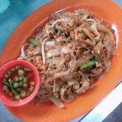 Kwetiau Goreng Telur  Bihun Sawi Toge Halal