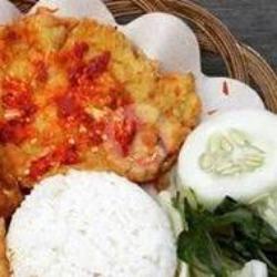 Nasi Lalapan Telur