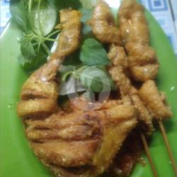 Ayam Goreng  Nasi Kulit Goreng Dua Tusuk