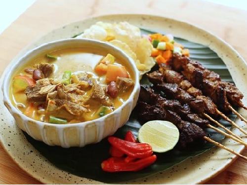 Sate Dan Soto Madura, Bundaran Leuwigajah