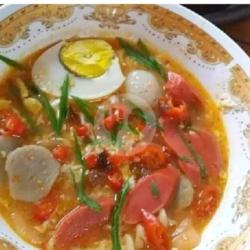 Seblak Telur Orak-arik   Baso   Krupuk   Telur Rebus   Kwetiau  Sosis   Sayur