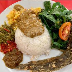 Nasi Ikan Lele Goreng