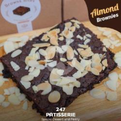 Almond Brownies Bites