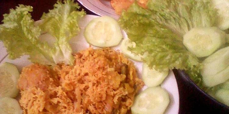 Ayam Kremes dan Salad Buah Syallom, Rambutan