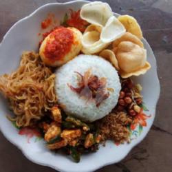 Nasi Lemak Telor Bulat / Dadar