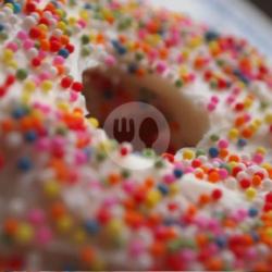 Donat Dasar Plus Topping Sprinkle