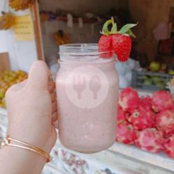 Strawberry Fresh Milk 16 Oz