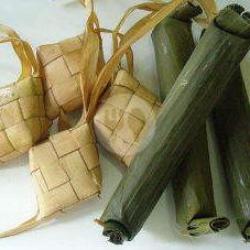 Ketupat / Lontong( Yg Tersedia Diresto)