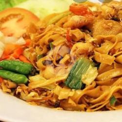Kwe Tiaw Goreng Ayam