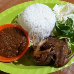 Nasi Uduk   Puyuh Goreng Sambal-lalapan