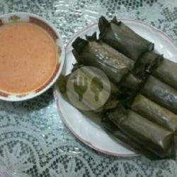 Lontong Isi Sayur Kentang Wortel Sambal Kacang