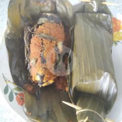 Nasi Pepes Patin ,syur Gratis Esteh