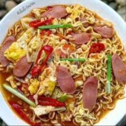 Mie Nyemek Sosis