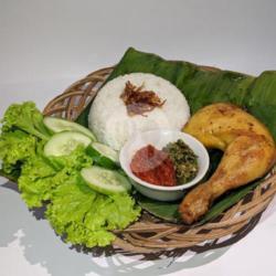 Ayam Geprek  Sambal Matah Kecombrang  Nasi Lalapan Tahu