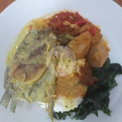 Nasi Gulai Kepala Ikan Tongkol