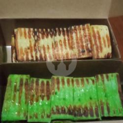 Roti Bakar/kukus Rasa Tiramisu Srikaya