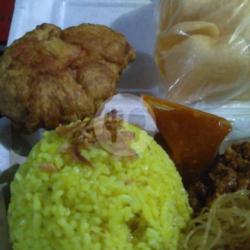 Nasi Kuning Ayam