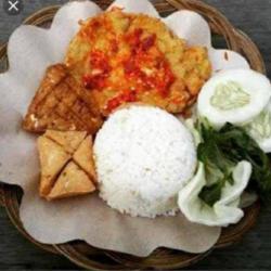 Telor Penyet Nasi Tahu Tempe