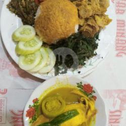 Nasi  Gulai Cumi Isi Telor