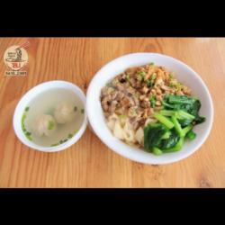 Kwetiau Ayam Jamur Bakso
