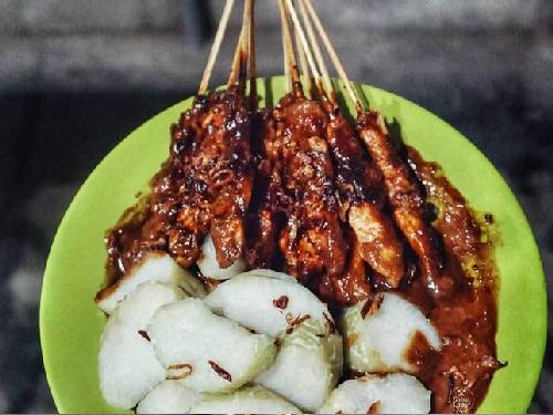 Sate Ayam Cak Izul, Kampung