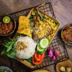 Paket Bebek Dada Kremes   Nasi Uduk