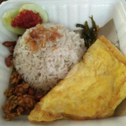 Nasi Uduk Dadar Telur