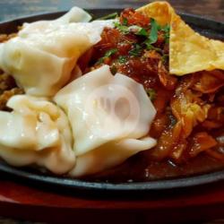 Kwetiau Hotplate Pangsit Basah