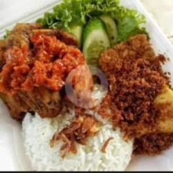 Paket Nasi Ayam Goreng Serundeng Paha Komplit