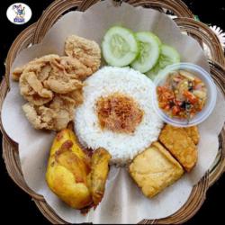 Nasi Kuliah Ayam Goyeng