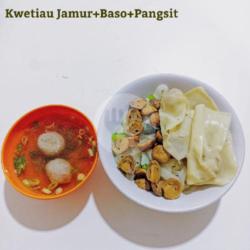 Kwetiau Jamur Baso Pangsit