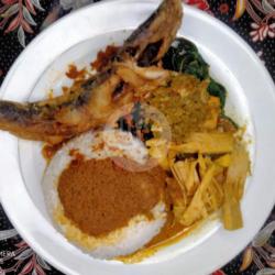 Nasi Ikan Lele Goreng Kremes Nangka Daun Singkong