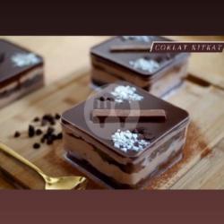 Coklat Kitkat Dessert Box