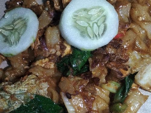 Nasi goreng ayam GEPREK Bang JUNAID SUMBERLAWANG, utara pasar hewan -+200 meter