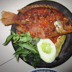 Lalapan Ikan Mujaer Remek Extra Pedas   Nasi