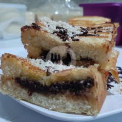 Roti Bakar Coklat Dan Kacang