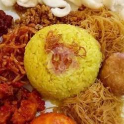 Nasi Kuning Perkedel Teri